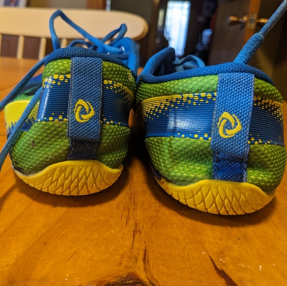 TSLA Bare Trek running shoes - Picture 2 of 8